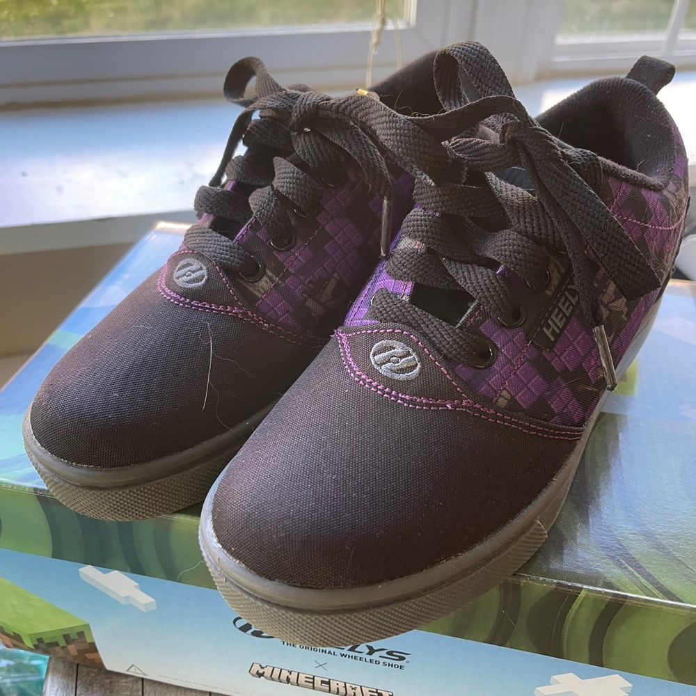 Heelys Kids Sneakers - Black and Purple